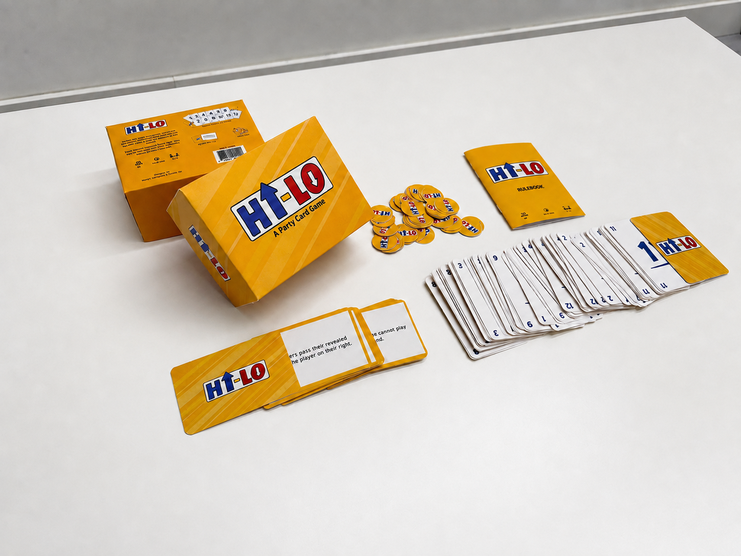 The complete HI-LO tabletop game
